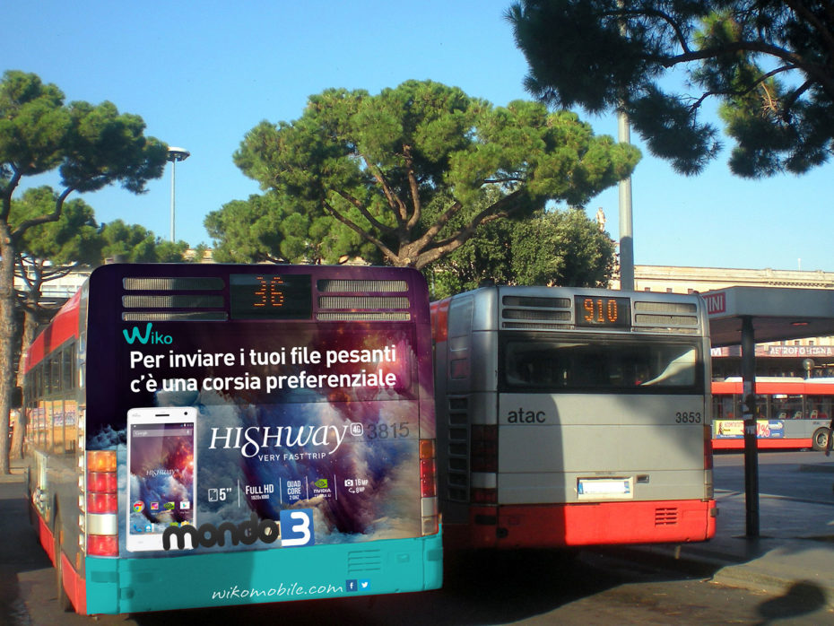 Wiko Highway 4G campagna autobus Roma Il tuo mondo in un istante 4G.jpg